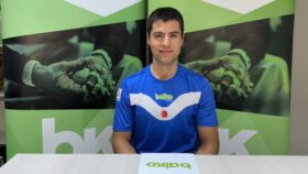Eskiroz renueva su contrato con Baiko